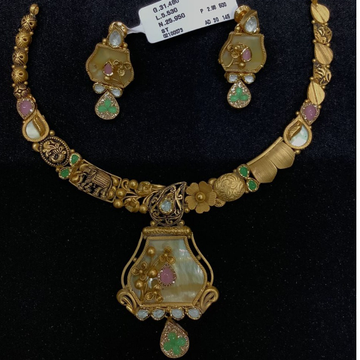 gold traditional necklace set by 