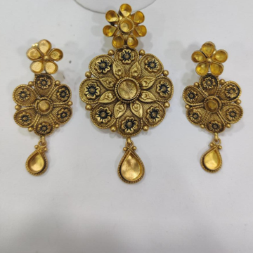 916 gold antique with Combination design pendent s... by Sneh Ornaments