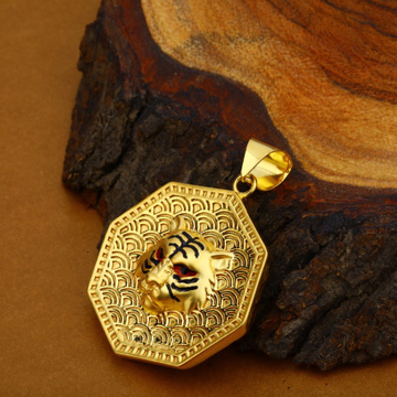 lion pendant by Aaj Gold Palace