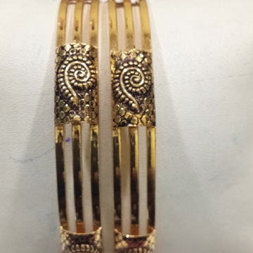 916 Antique Bangle SG-203 by 