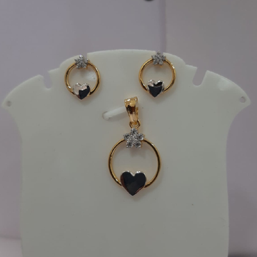 22k gold small heart pendent set by Sneh Ornaments