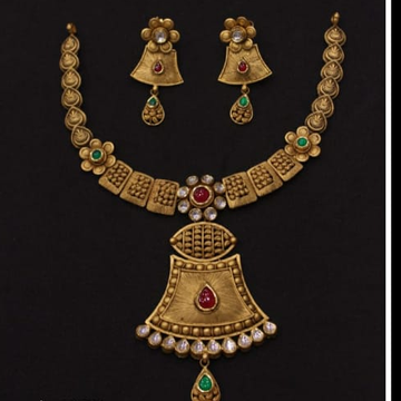 22k gold with kundan necklace set by Sneh Ornaments