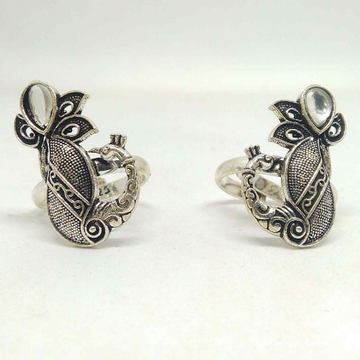 Silver Oxidised Peacock Design Bichiya / toe rings... by 