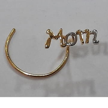 18 CT. GOLD NOSEPIN "MOM" NAME by 