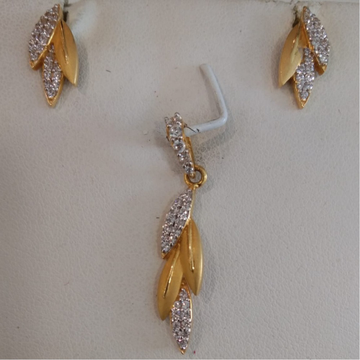 916 Gold Hallmark Leaves Design Pendant Set by 