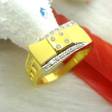 Central square 22 kt gold ring for man