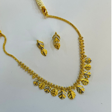 gold necklace set by 