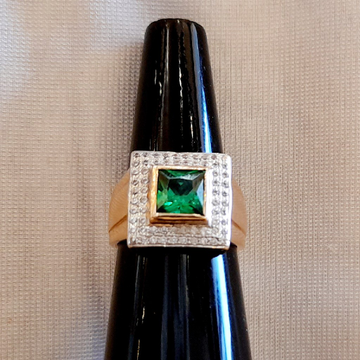 18 CRT Hallmark Rose Gold Gents Green Stone Ring by Sonamahor Jewellers