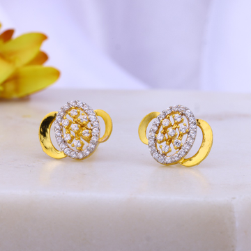 22k yellow gold diamond earrings. by 