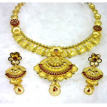 attractive gold necklace set by 