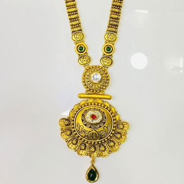 916 Gold Antique Wedding Necklace Set by Kundan