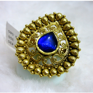 Gold rajwadi bridal blue diamond jadtar ring by 