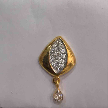 22kt gold arrow earrings by D.M. Jewellers