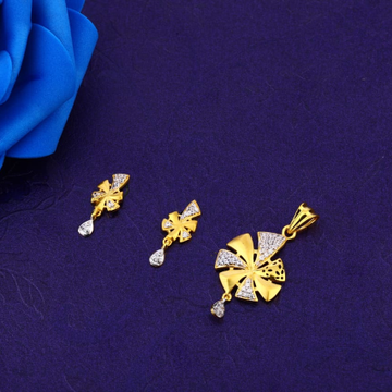 18KT Gold Delicate Ladies Fancy Pendant Set FPS339