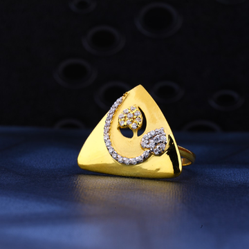 22kt Gold Triangle shape ring LR41