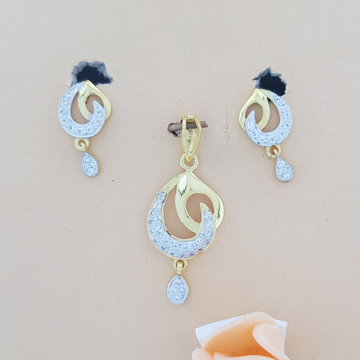 18k Pendant set by 