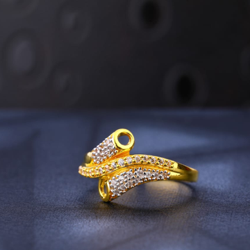 916 Gold CZ Hallmark Exclusive Ladies Ring LR954