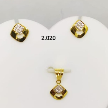 916 gold squre shape pendant set by 