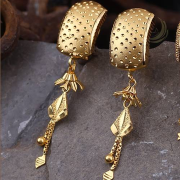 916 Gold Fancy Earrings by 