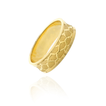 Wall patterned 22k gold band ring