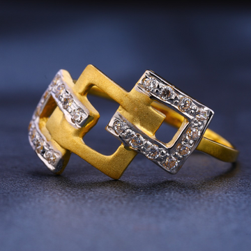916 Gold  Women's Classic  Hallmark Ring LR255