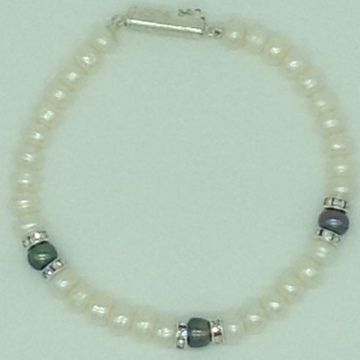 White And Black Flat Pearls With CZ Chakri 1 Layers Bracelet JBG0112