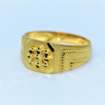 Gold antique gents ring by 