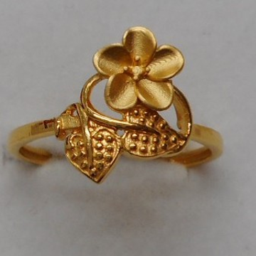 22 kt gold casting flower pattern ladis ring by Aaj Gold Palace