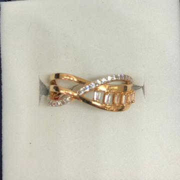 18K Gold Elegant Ring by 