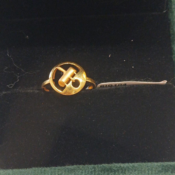 916 Gold Hallamrked Ring by 
