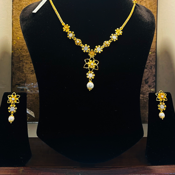 Designer bridal pearls set by Gold & Silver Palace