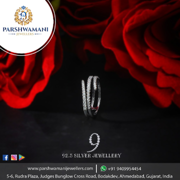 92.5 sterling silver ladies fashionable fancy ring...