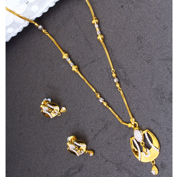 gold fancy long diamond pendant set 6 by 