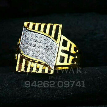 Attractive Cz Gold Gents Ring 916