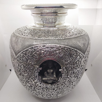 Pure silver Ganesh lakshmi vase in fine antique ca... by 