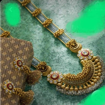 Gold traditional necklace set by Vipul R Soni