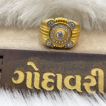 916/22k gold men's lovely ring by Shree Godavari Gold Palace