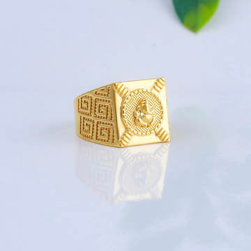 Gold light weight Gents Ring by 