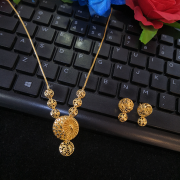 916 gold fancy yellow antique dokiyu by 