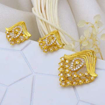 22k gold creative diamond shape pendant set. by 