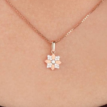 22CT. GOLD PENDENT SET FOR FLOWER SHAPE by 