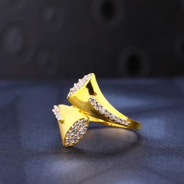 22KT Gold Delicate Ladies Ring LR947