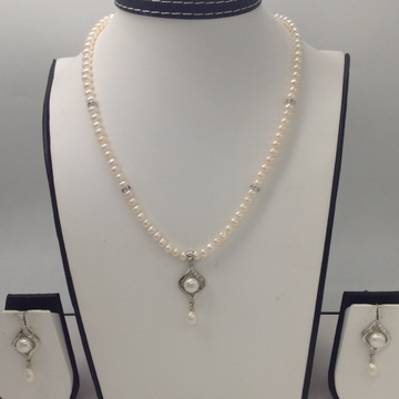 White cz and pearls pendent set with flat pearls mala jps0043
