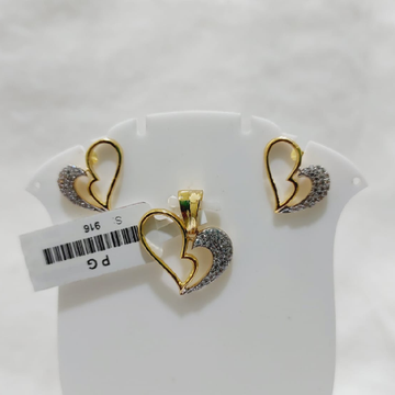 916 gold heart shape diamond pendant set by 