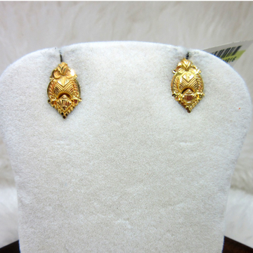 Gold classic earring by 