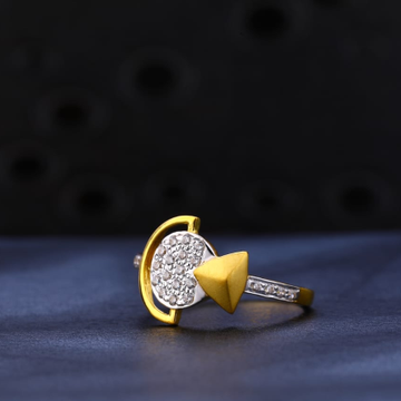 22KT Gold Hallmark Stylish Ladies Ring LR1163