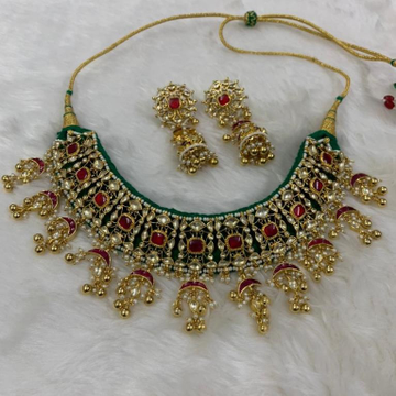 Multicolor stylish necklace set by 