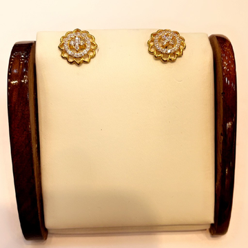 916 gold ladies classic earrings by Shree Godavari Gold Palace