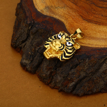tiger style pendant by Aaj Gold Palace