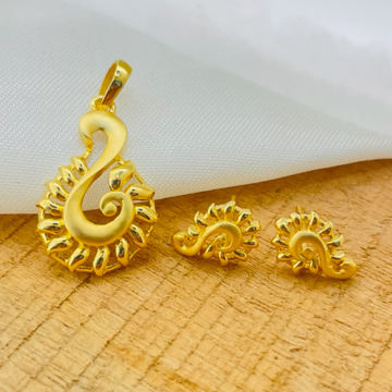 22k Gold Plain Glorious Pendant Set by 